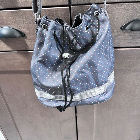 LeSportSac Drawstring Bucket Gray Nylon Crossbody Bag - Picture 3 of 7